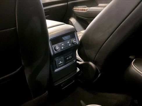 Used 2023 GMC Acadia Denali w/ Denali Ultimate Package image 24