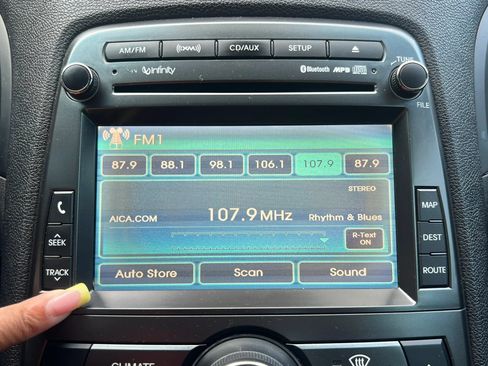Used 2012 Hyundai Genesis 2.0T RWD image 17