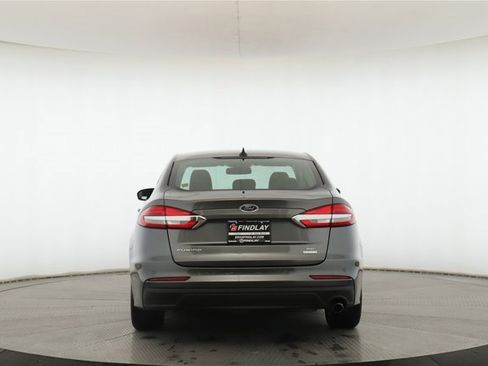 Used 2020 Ford Fusion SE image 11