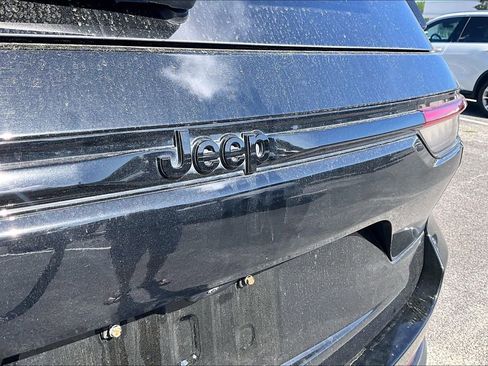 Used 2022 Jeep Grand Cherokee Altitude image 26