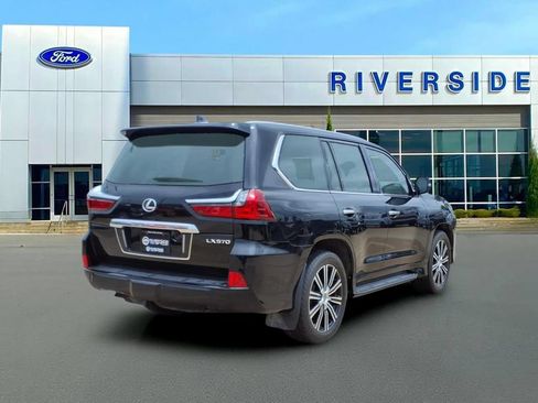 Used 2018 Lexus LX 570 4WD w/ Luxury Package image 7