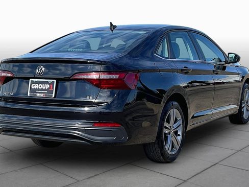 Used 2024 Volkswagen Jetta SE FWD image 12