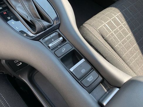 Used 2024 Honda HR-V LX image 21