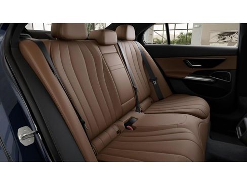 New 2026 Mercedes-Benz E 450 4MATIC Sedan image 5