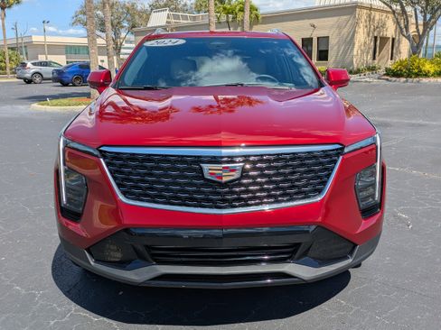 Used 2024 Cadillac XT4 Premium Luxury w/ Technology Package image 8