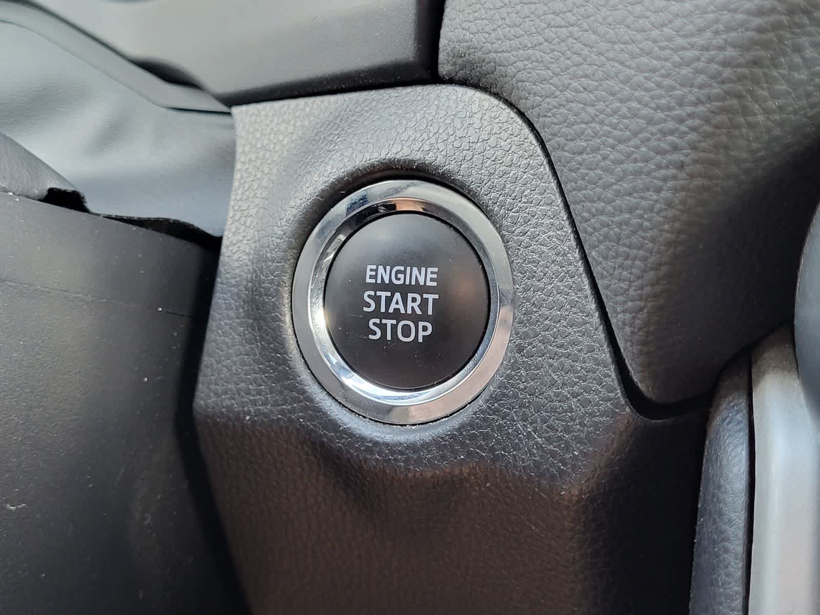 Used 2025 Toyota RAV4 XLE AWD/4WD image 20