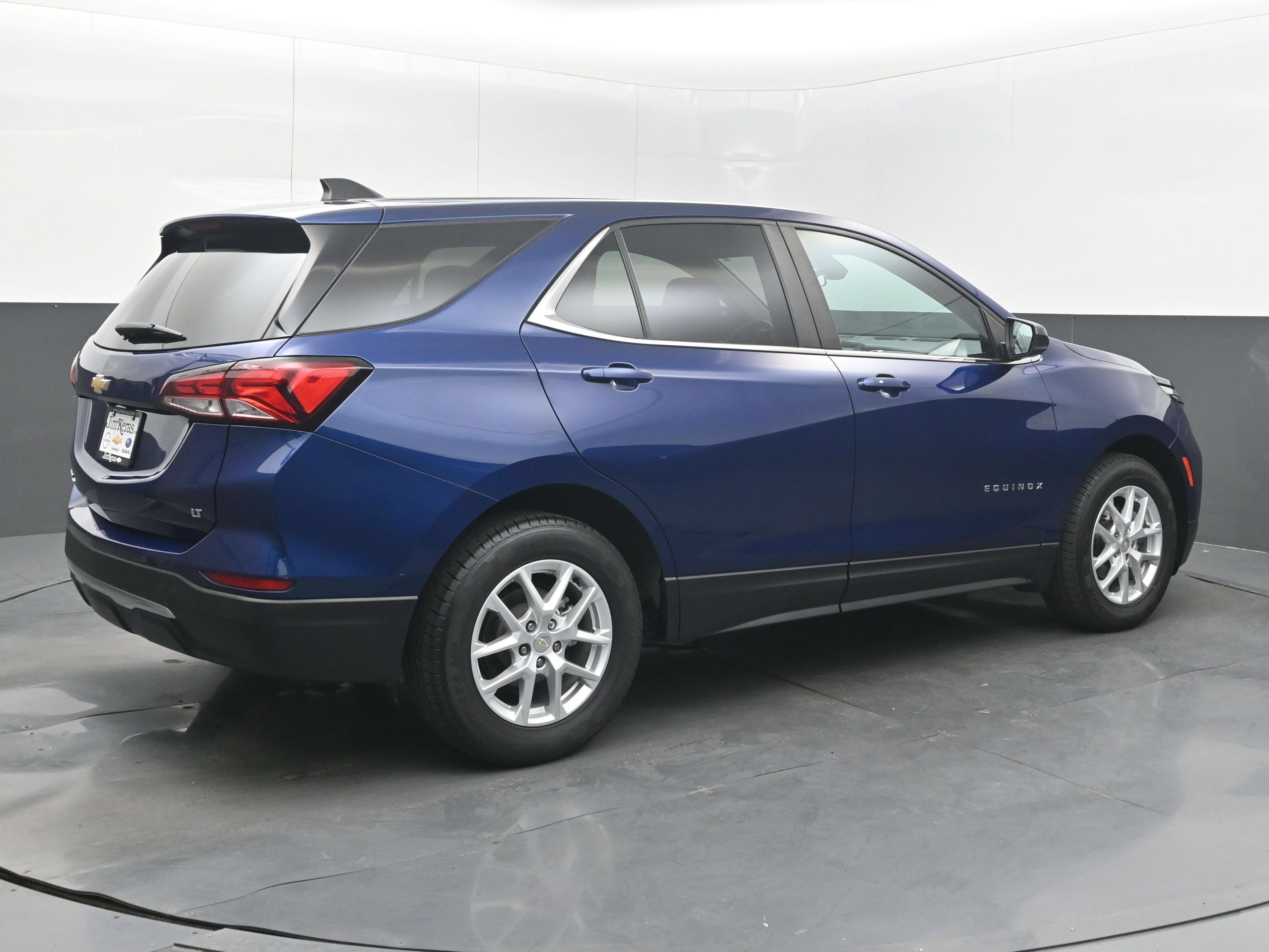 Used 2023 Chevrolet Equinox LT FWD image 9