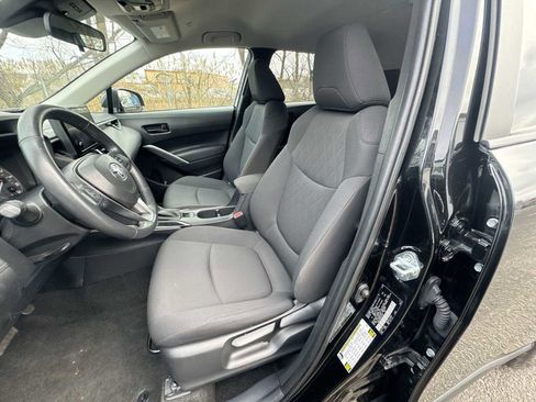 Used 2023 Toyota Corolla Cross LE image 21