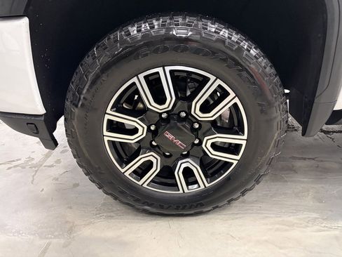 Used 2021 GMC Sierra 2500 AT4 w/ AT4 Premium Plus Package image 23
