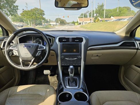 Used 2013 Ford Fusion SE FWD image 16