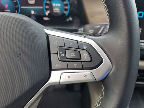 Certified 2025 Volkswagen Atlas SE image 28