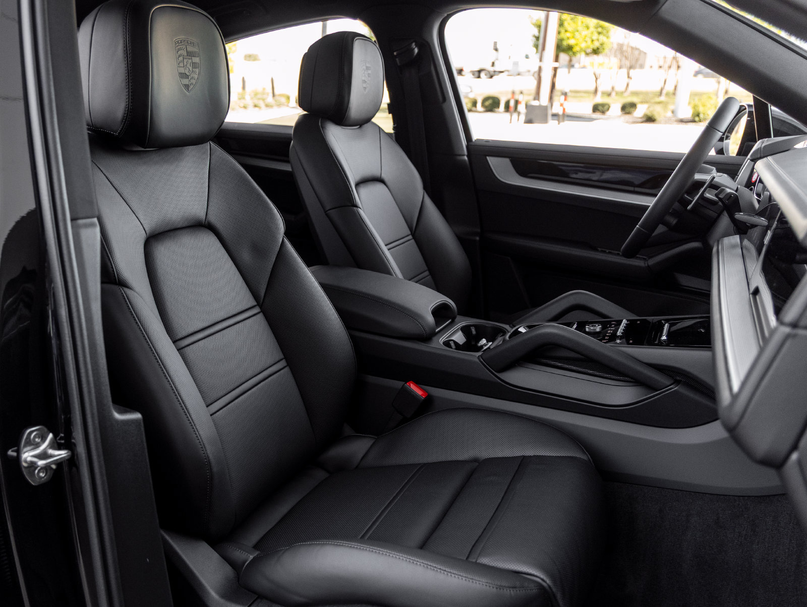 Certified 2026 Porsche Cayenne E-Hybrid Coupe AWD/4WD image 43