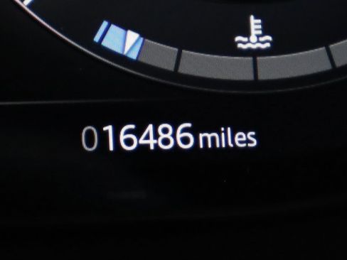 Used 2023 Land Rover Range Rover SE image 25