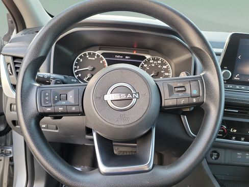 Used 2024 Nissan Rogue SV FWD image 20