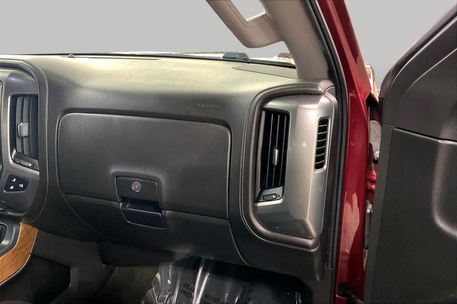 Used 2015 Chevrolet Silverado 1500 LTZ w/ LTZ Plus Package AWD/4WD image 18