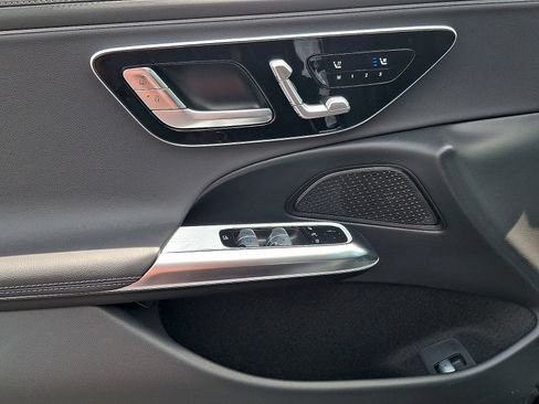 New 2026 Mercedes-Benz E 350 4MATIC Sedan image 8