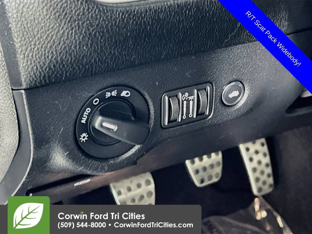 Used 2021 Dodge Challenger R/T Scat Pack RWD image 19