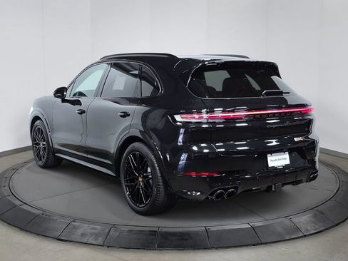 New 2026 Porsche Cayenne GTS AWD/4WD image 3