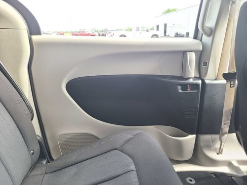 Used 2023 Chrysler Voyager LX FWD image 16