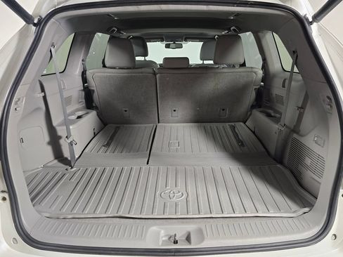 Used 2015 Toyota Highlander XLE AWD/4WD image 16