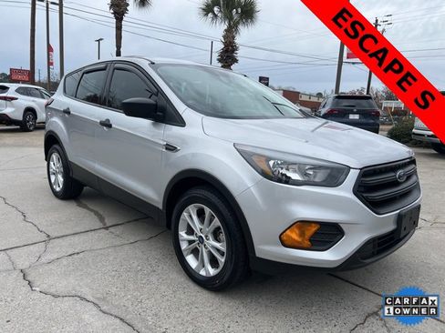 Used 2019 Ford Escape S image 3