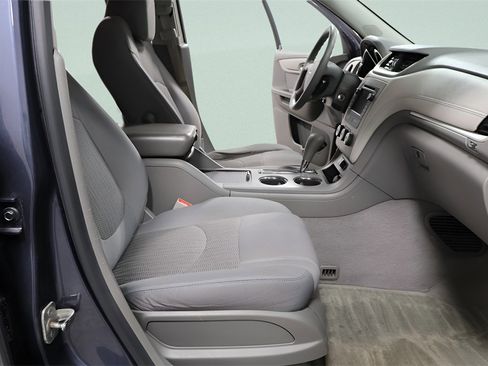 Used 2013 Chevrolet Traverse LS image 30