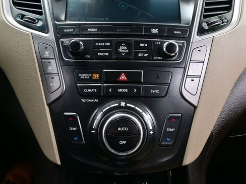 Used 2017 Hyundai Santa Fe Limited image 21