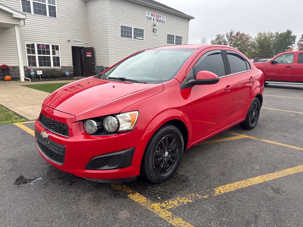 Used 2015 Chevrolet Sonic LT FWD image 2