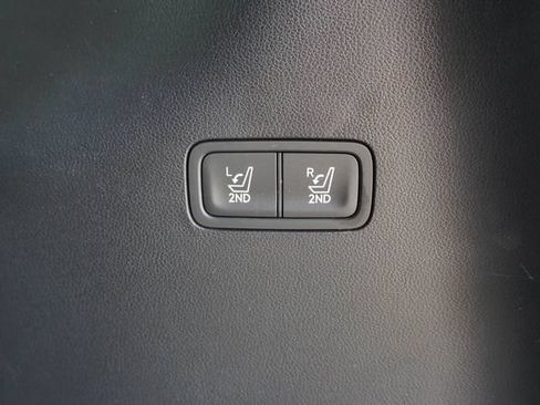 Used 2025 Hyundai Santa Fe SEL FWD image 9