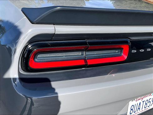 Used 2017 Dodge Challenger SRT Hellcat RWD image 31
