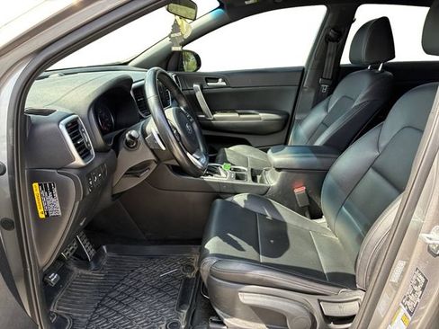 Used 2020 Kia Sportage S w/ S FWD Sunroof Package image 11