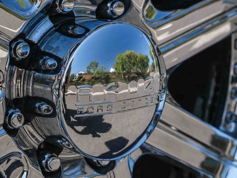 Used 2004 HUMMER H2 w/ Chrome Appearance Package image 54