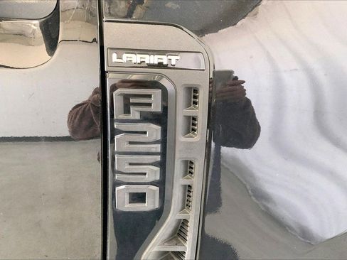 Used 2023 Ford F250 Lariat w/ Sport Appearance Package image 9