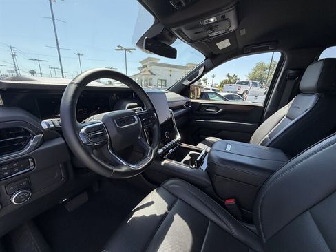 Used 2025 GMC Yukon XL Denali AWD/4WD image 33