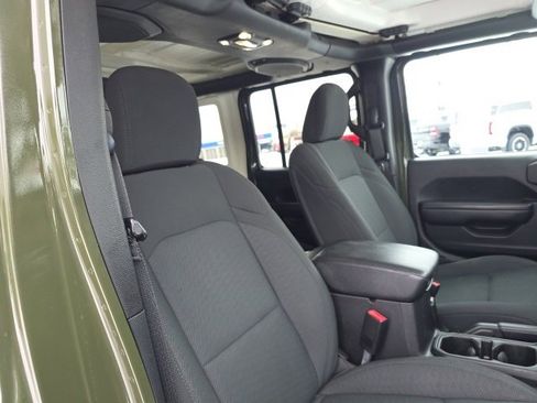 Used 2020 Jeep Wrangler Unlimited Sport S image 36