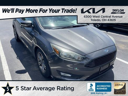 Used 2016 Ford Focus SE FWD image 1