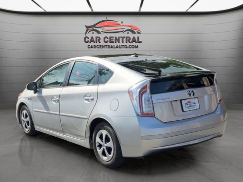 Used 2012 Toyota Prius Four w/ Deluxe Solar Roof Pkg FWD image 3