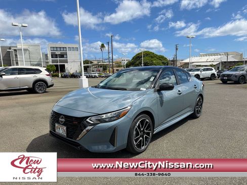 Used 2025 Nissan Sentra SR FWD image 1