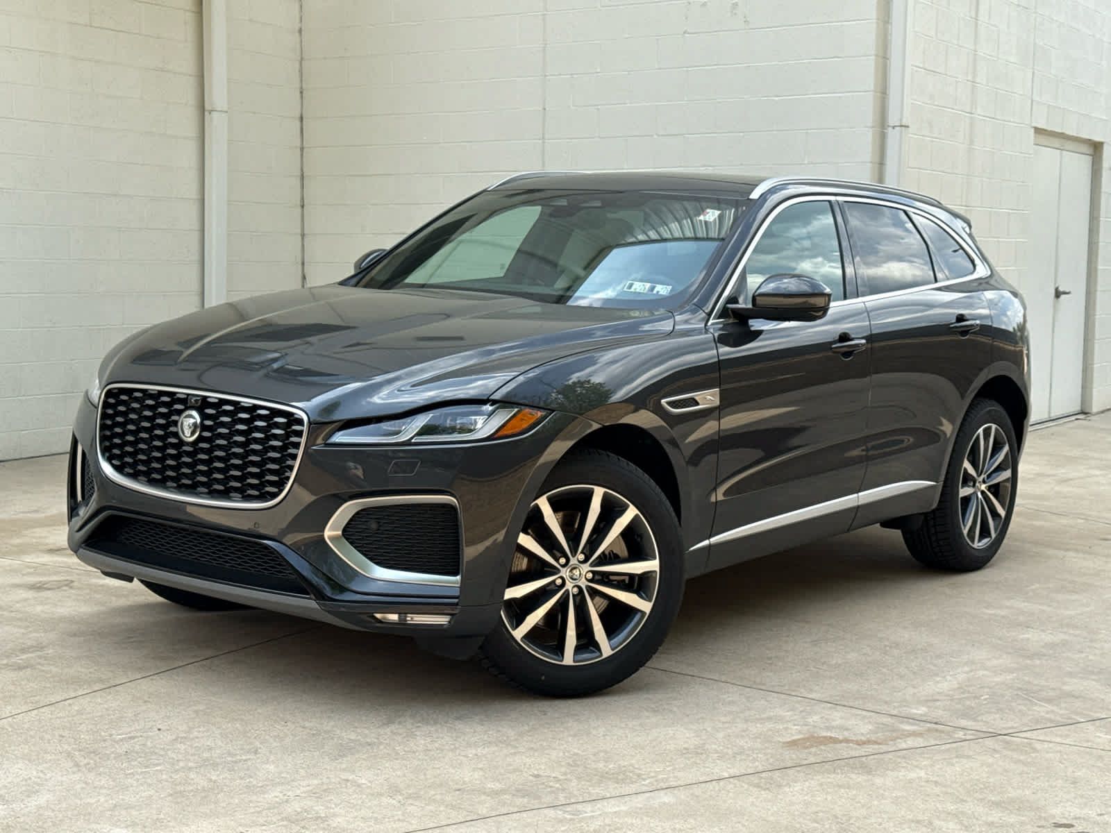 Used 2026 Jaguar F-PACE R-Dynamic S AWD/4WD image 1