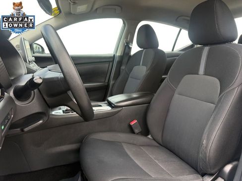 Certified 2023 Nissan Sentra SV FWD image 9