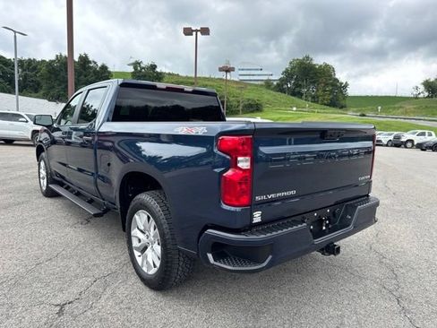 Used 2023 Chevrolet Silverado 1500 Custom AWD/4WD image 4