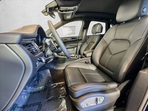 New 2026 Porsche Macan AWD/4WD image 5