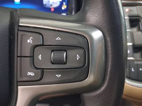 Used 2023 Chevrolet Suburban Premier AWD/4WD image 36
