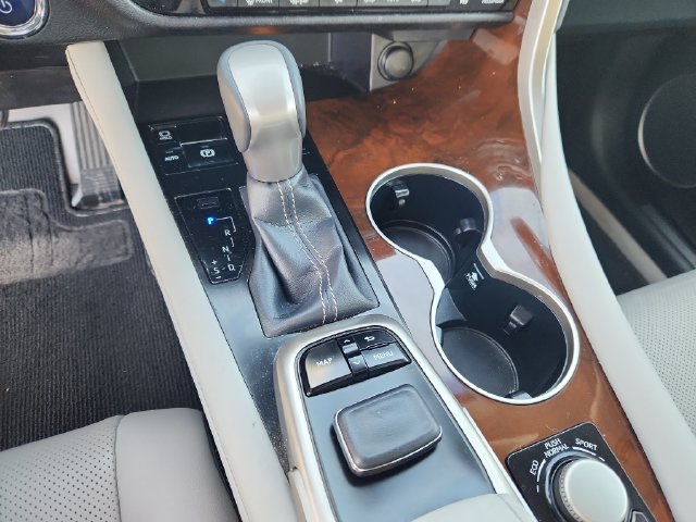 Used 2017 Lexus RX 450h AWD image 19