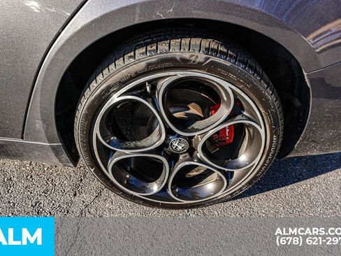 Used 2023 Alfa Romeo Giulia Veloce image 18