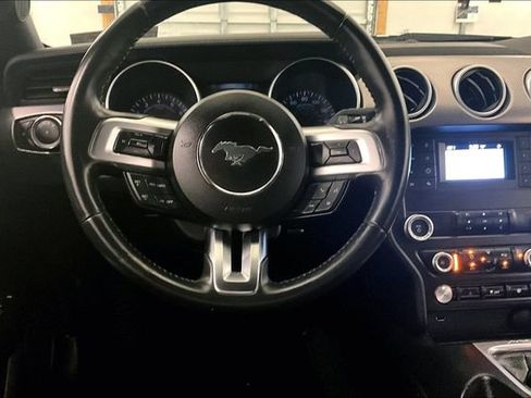 Used 2019 Ford Mustang GT RWD image 5