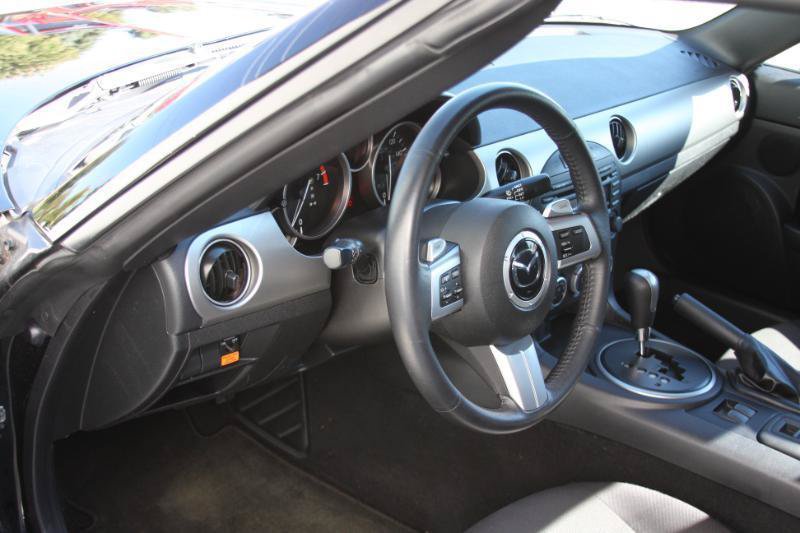 Used 2010 MAZDA MX-5 Miata Touring RWD image 30
