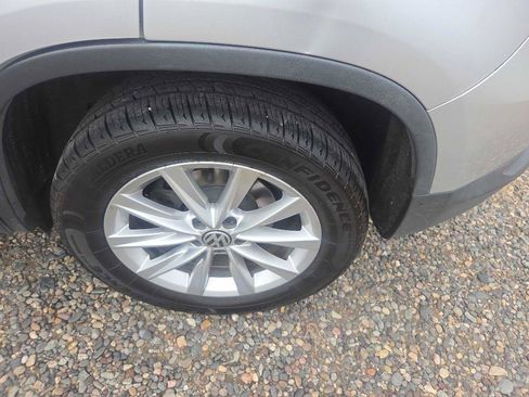 Used 2015 Volkswagen Tiguan SE FWD image 24