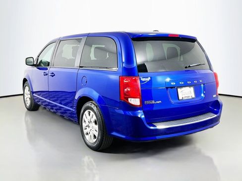 Used 2018 Dodge Grand Caravan SE w/ UConnect Hands-Free Group image 7