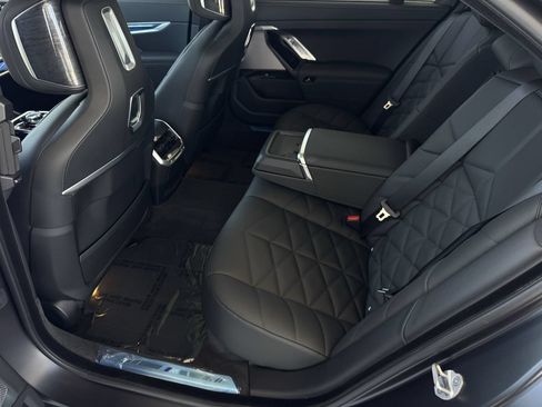 Used 2026 BMW 740i w/ Premium Package RWD image 17